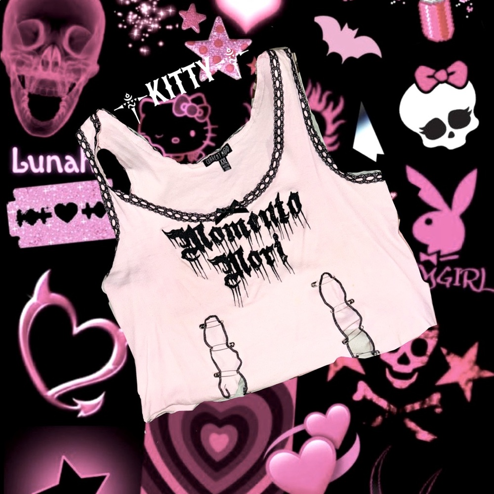Crop top runs small xl current mood crop top tank top with pins + bows and pink